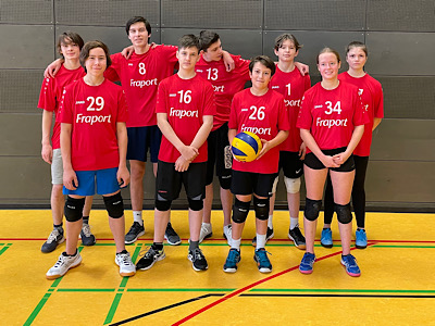 Unsere (überwiegend) männliche Jugendmannschaft nach dem ersten Spieltag