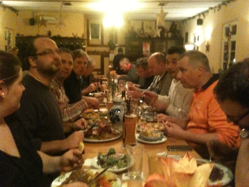 Auch beim anschließenden Essen haben sich die Römer diesmal nicht das Essen vom Teller klauen lassen.