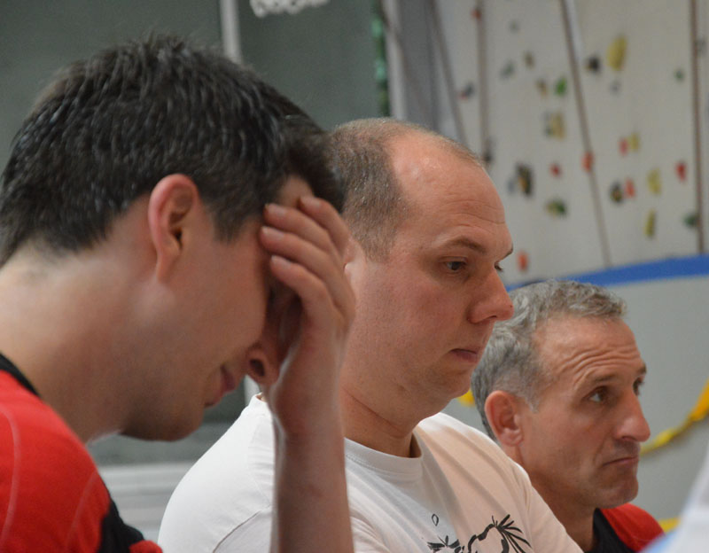 Da konnte man nur die Hände über dem Kopf zusammen schlagen: Ratlos mussten die Römer die 2:3-Niederlage hinnehmen. / Foto: Mühlbach