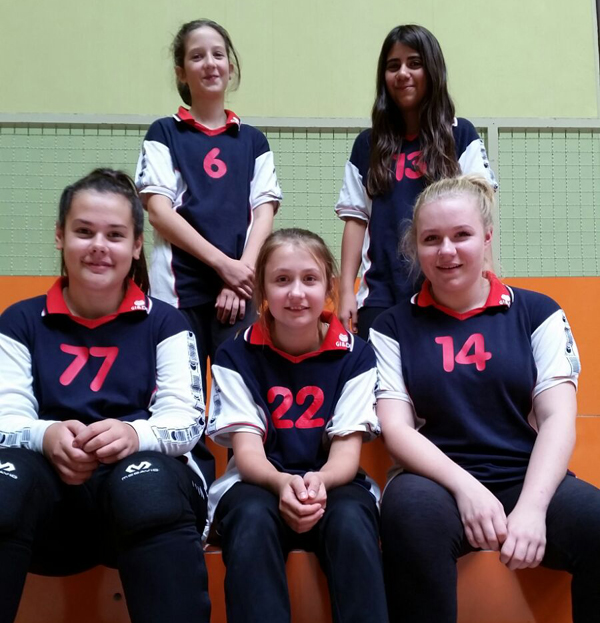 Mannschaftsfoto (08.10.16): Oben Mia und Selin, unten: Emma, Maja und Paula